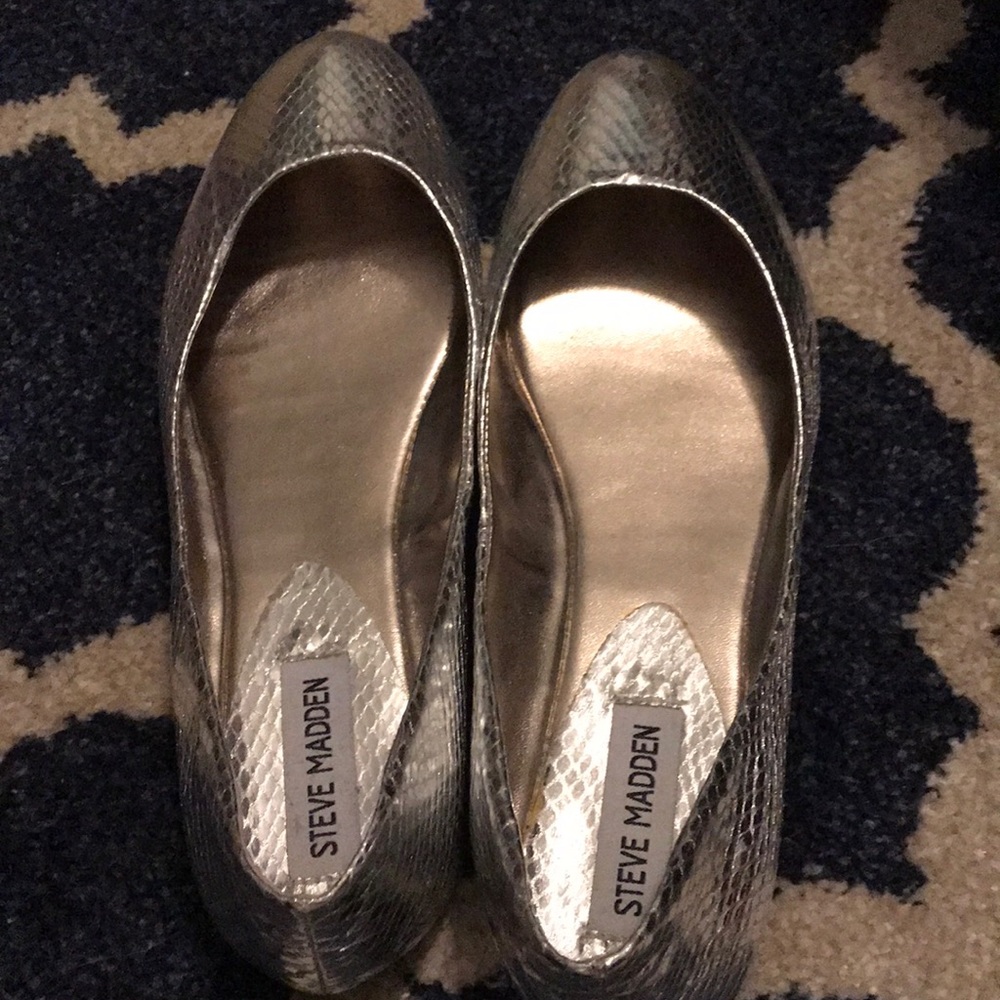Silver Steve Madden flats
